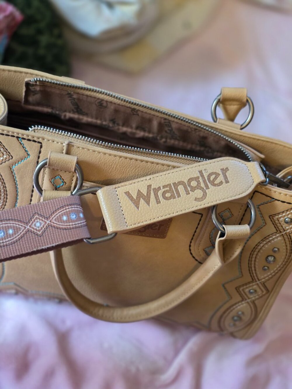Wrangler Western style cross body satchel purse - Picture 5 of 8